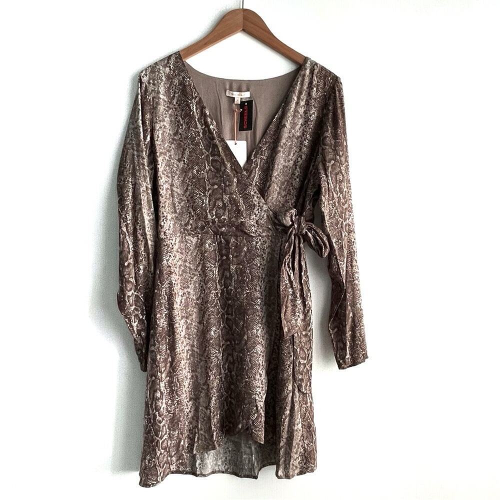 Skies are Blue side tie wrap dressing sleeve snake print